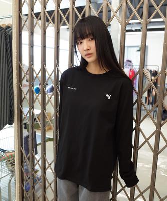 Geulleondeun Small Logo Long Sleeve T-Shirt (Black)_G26Bujts06
