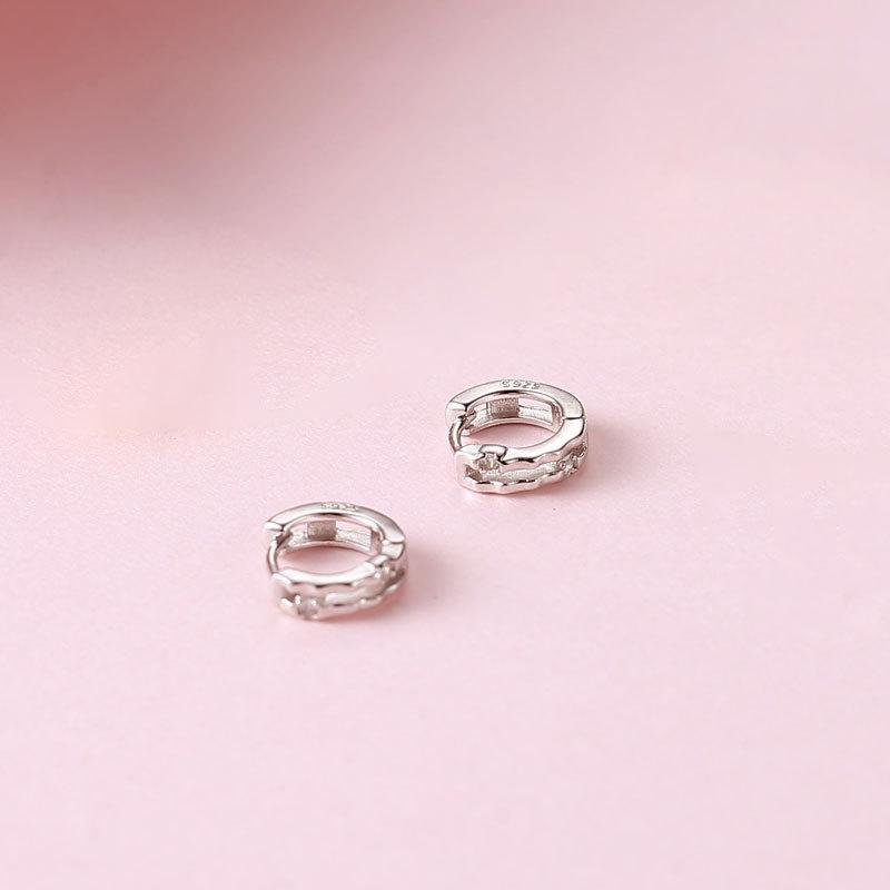 Wave Hollow Ear Buckles Are Simple and Simple In Design, Cute and Playful Street Shooting Earrings Personalized Trend
