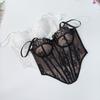 Corsés, ropa de mujer moderna y elegante