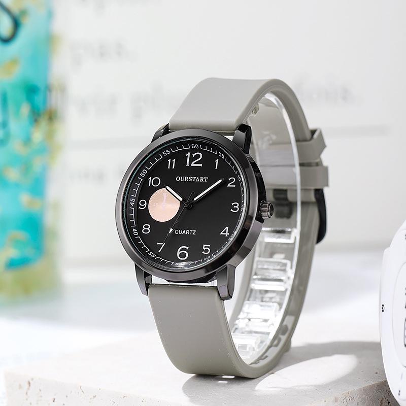 Fashionable and Luxurious Men Watches With Round Dials Business Style Silicone Straps Student Quartz Watches and Clock Gifts