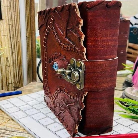 20.32 Cm Leather Journal Third Eye Deckle Edge Paper Grimoire Journal Book of Shadows Seven Chakra Spell Book Lock Clasp Notebook