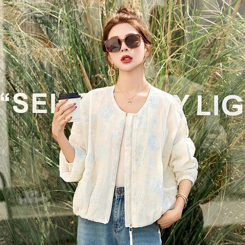 Women's 2025 Spring Chinese-Style Embroidered Color Block Cardigan - High-End, Loose Fit, Age-Reducing Fashion Jacket