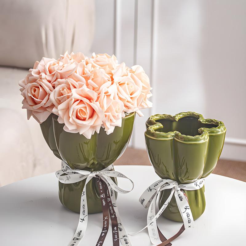 Mini Ceramic Vase for Handheld Bouquets, Home Decor Tabletop Vase, High-Value Gift for Best Friend Wedding, Creative Small Vase