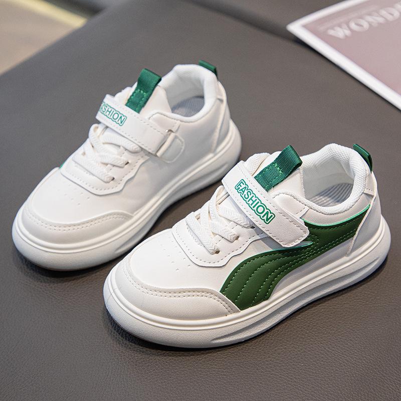 Kinder-Board-Schuhe Jungen Sportschuhe mit weicher Sohle 2025 Frühling und Herbst neue Studenten kleine weiße Schuhe Mädchen vielseitige Freizeitschuhe Tide