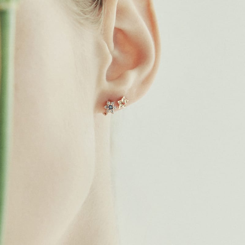 LUNNE 14k Ruby Gold Flower Earrings (14k Gold) #B04