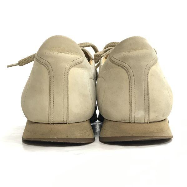 Burberry Sneaker aus Nubukleder 26.5 beige inklusive Schuhkarton(GEBRAUCHT)