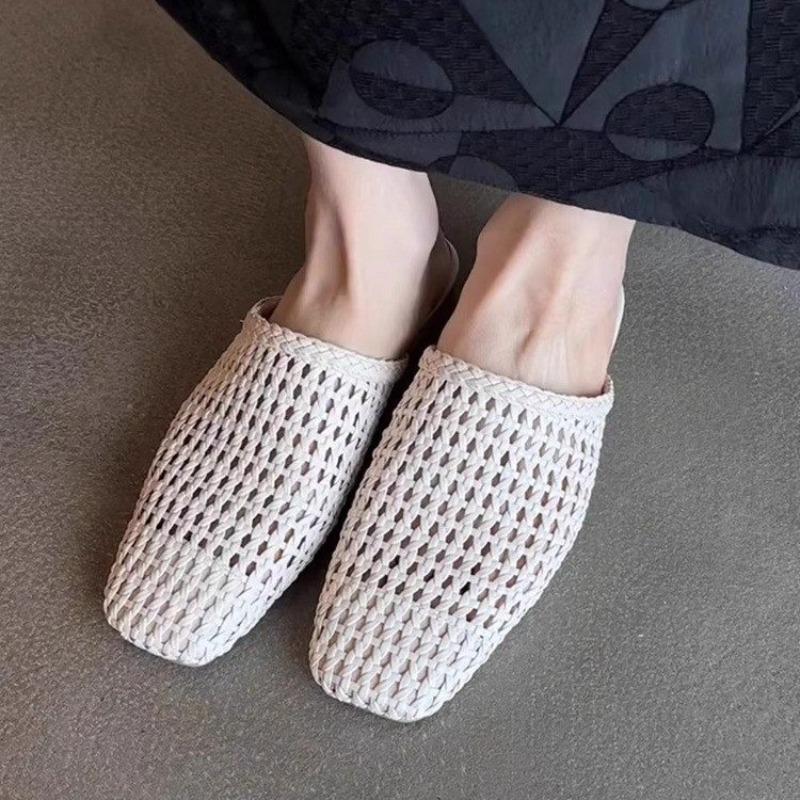 Fashion Retro Woven and Hollowed-out Flip-flops for Women In 2025, New Summer Breathable Square-toed Flat Flip-flops