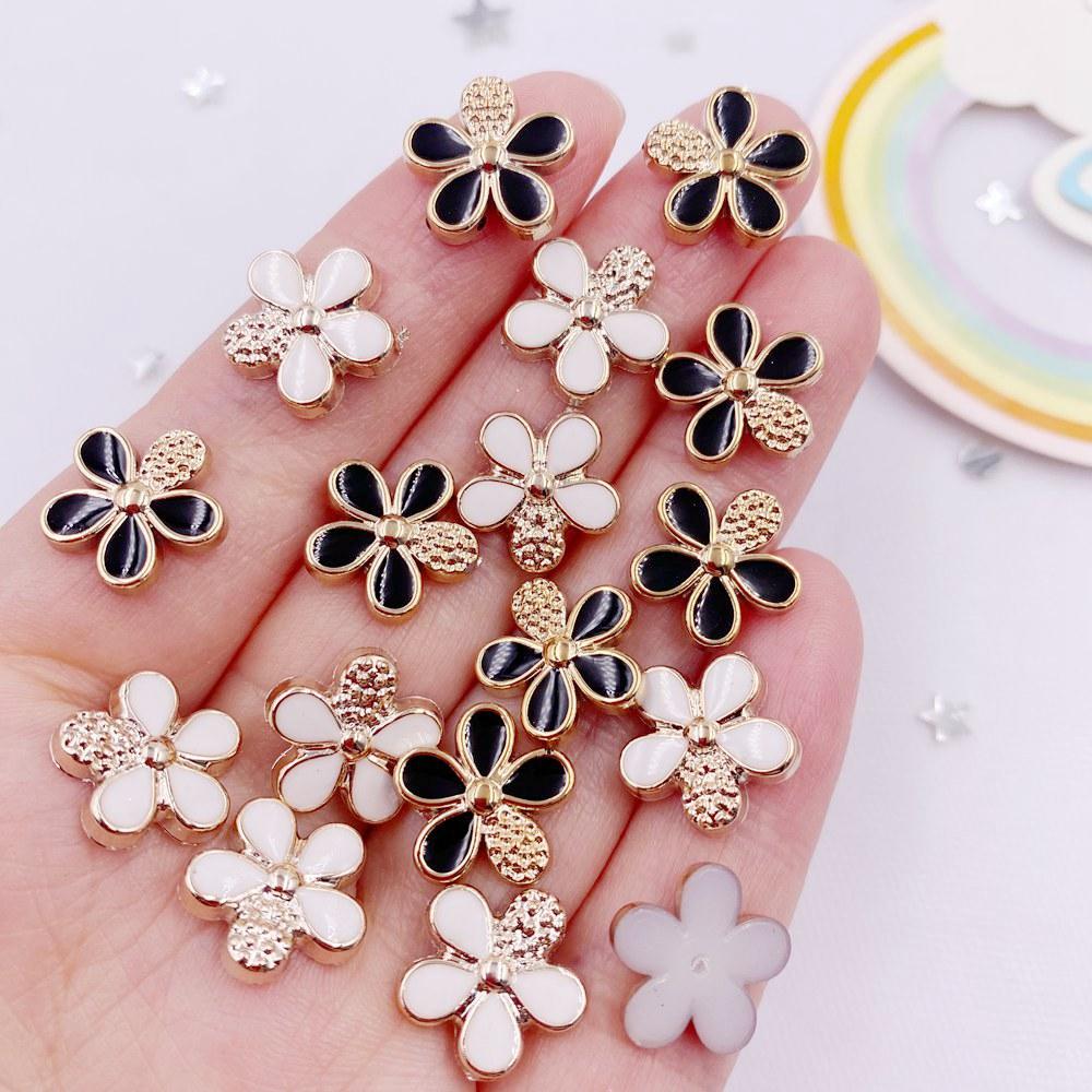 50Pcs Colorful Acrylic White / Black Color Golden Flower Flatback Buttons Applique Diy Scrapbook Ornaments Crafts Accessorie V02