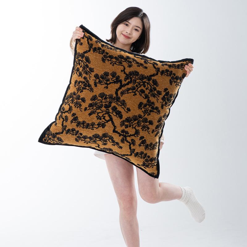 Medieval Style B & B Hotel Throw Pillow Cushion Sofa Living Room Pillowcase Backrest Pad - Soft Fabric Decorative Cushion
