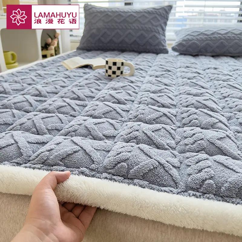 Warm Thicken Flannel Mattress Toppers Home Dormitory Soft Foldable Queen Bed Sheet Quilted Thin Tatami Mat Mattress Cover