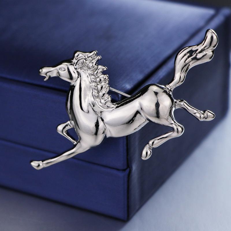 Classic Horse Brooch For Women Men Versatile Clothing Animal Pins Friends Party Gifts Banquet Jewelry Accessory