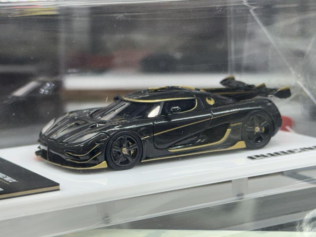 1:64, Golden Phoenix, Resin Static Miniature Simulation Car Collectible Toy Model, Adult Collectible Decorative Item.