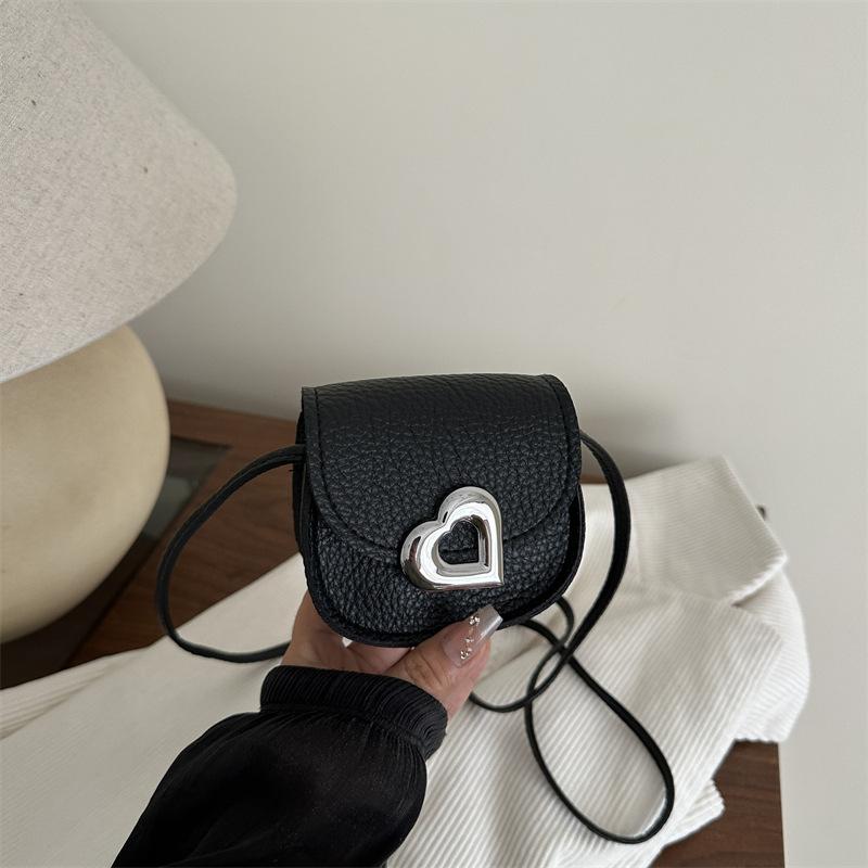 

Premium sense niche mini lipstick bag 2025 new fashion messenger bag women s French versatile shoulder saddle bag чёрный