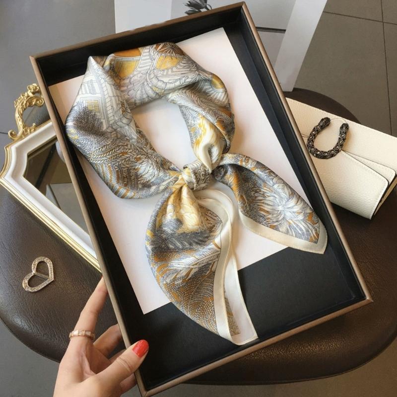 70cm Eleganter Kopftuch Quadratisches Bandana Schal Kopftuch für Damen mit Blumenmustern für verschiedene Anlässe Fotografie