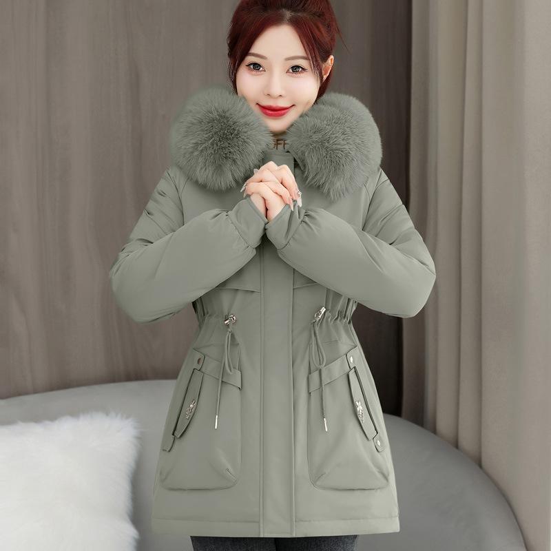 The New School Overcomes The Loose Size of Female Plus Velvet Cotton-padded Jacket with Fur Collar and Hooded Coat in Cotton-padded Jacket.