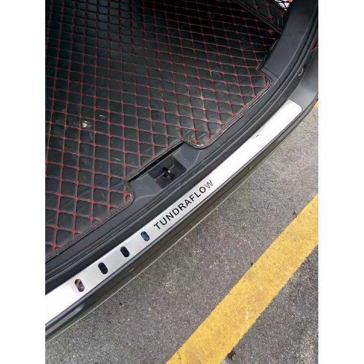 Хромированная накладка на порог багажника TundraFlow для Toyota RAV4 2024 2025, Хромированная накладка-защита на задний бампер серебряный