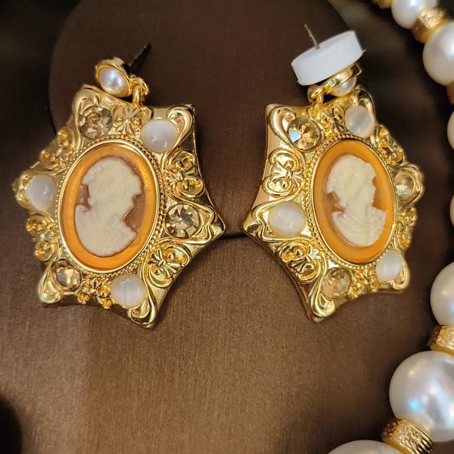 Vintage diamond-encrusted pearl necklace stud fashion set, retro natural light luxury copper plated with real gold