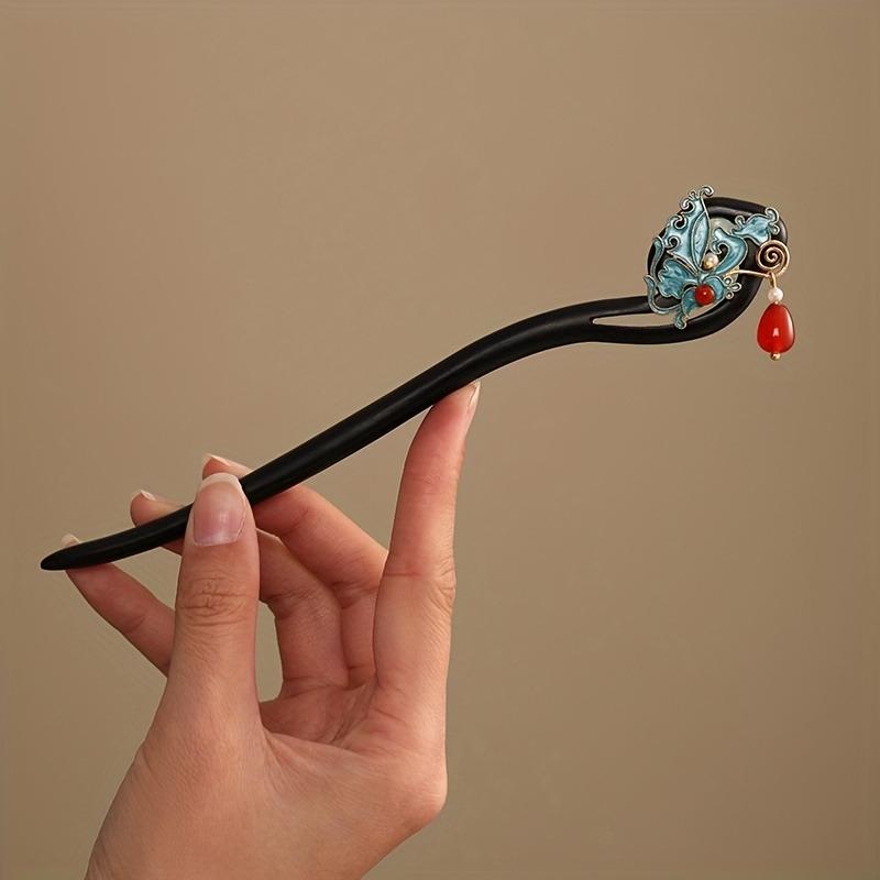 

New Chinese Style Niche Classical Blue Butterfly Women s Braided Hair Wooden Hairpin Elegant Cheongsam Paired Hair Accessories