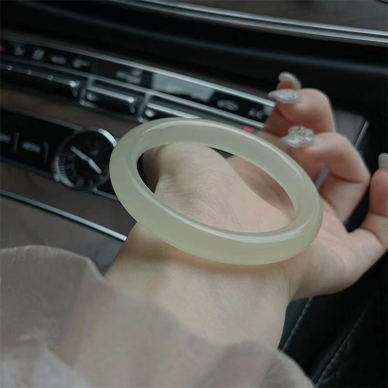 Natural Jade Bracelet Fashionable and Simple Women's Jade Bracelet