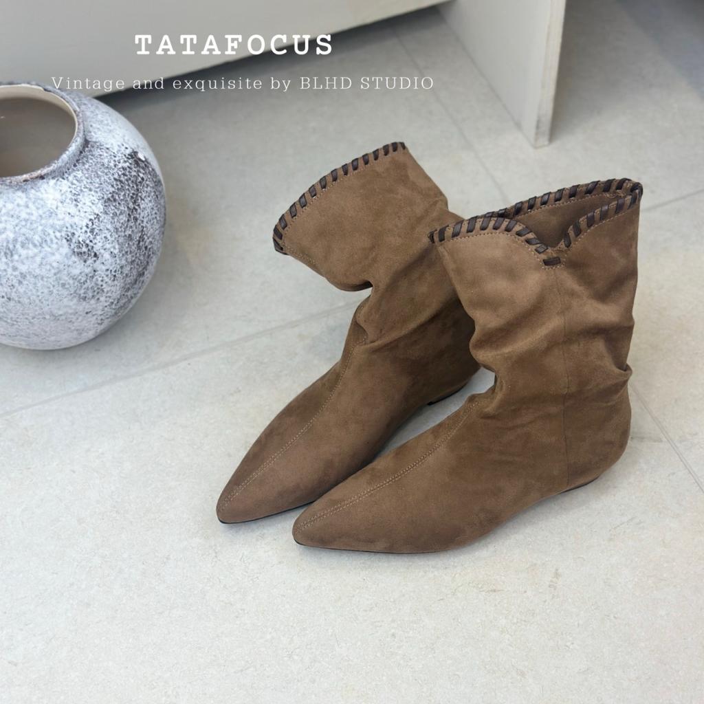 2025 nowe buty internetowej celebrytki, retro zamszowe szpiczaste na niskim obcasie, plisowane, średniej długości cholewki, modne, casualowe, kowbojskie buty damskie