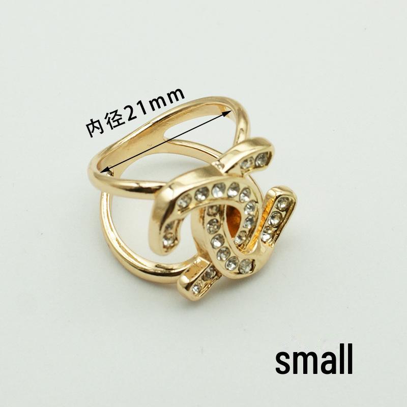 "Pearl Silk Scarf & Coat Buckle - High-End Korean Dual-Purpose Accessory"