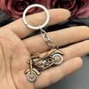 Heißer Verkauf Retro Legierung Punk Stil Old School Hip Hop Schlüsselanhänger Lokomotive Anhänger Trendiger Motorrad Schlüsselanhänger für Männer Schmuck