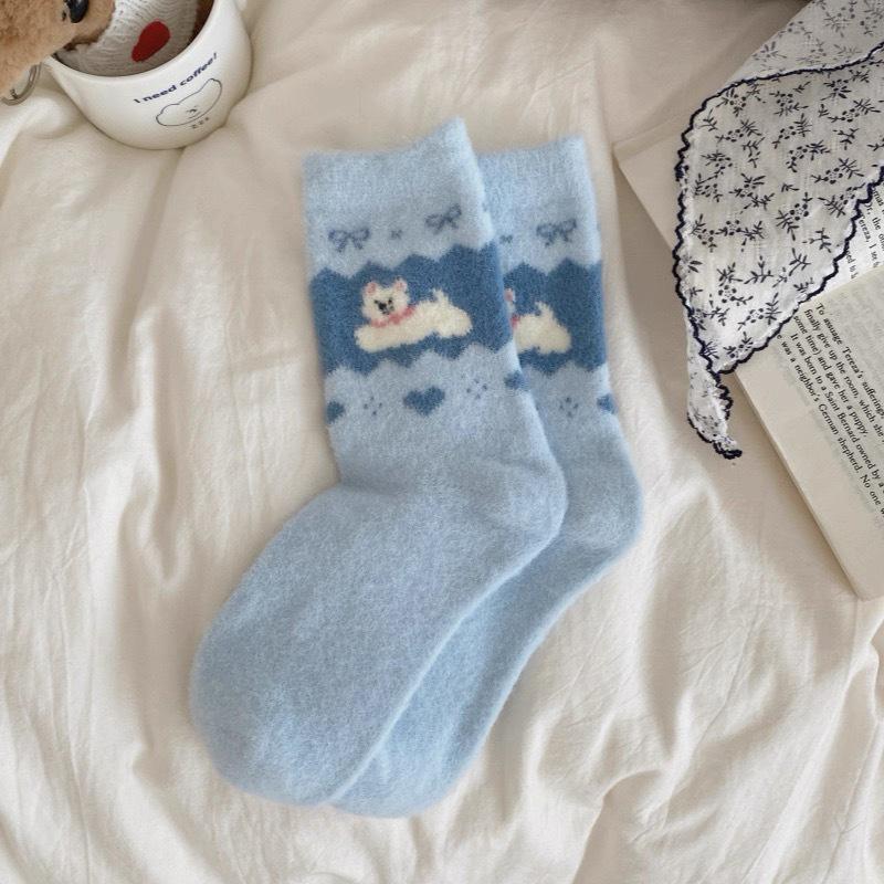 Pink Puppy Women's Wool Mid-Calf Socks - Thick Warm Cartoon Plush for Autumn/Winter.