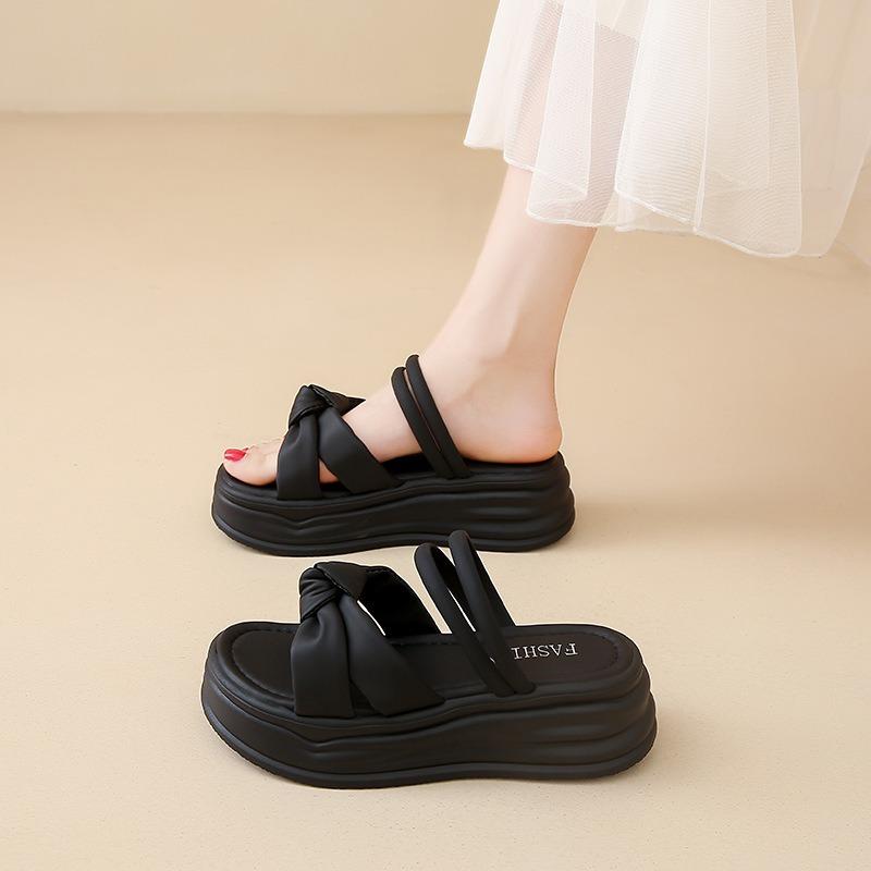 Sandalen Damen Sommer neu vielseitig ein Wort mit weichsohligen rutschfesten Strandschuhen für den Außenbereich