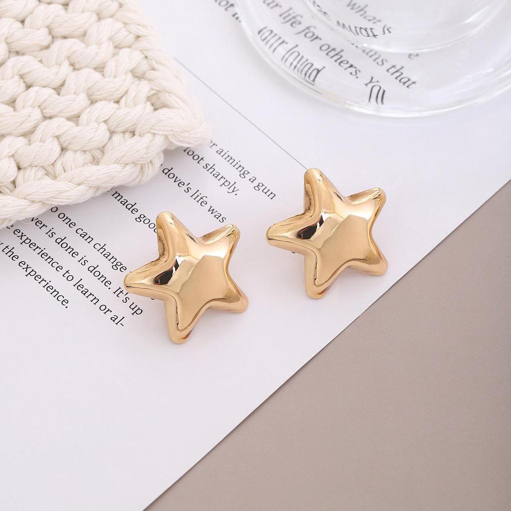 European Inspired Luxury Metal Style 3D Star Stud Earrings: Shiny and Fashionable Statement Piece