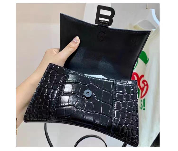 Early Spring High-End Niche Baguette & Crossbody Hourglass Handbag