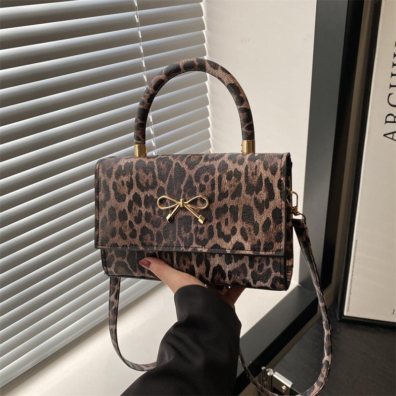 

New leopard print trend casual texture fashion personality summer popular portable shoulder messenger bag women
