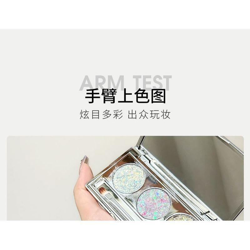 CAR MELA - Colorful Star Eyeshadow Palette