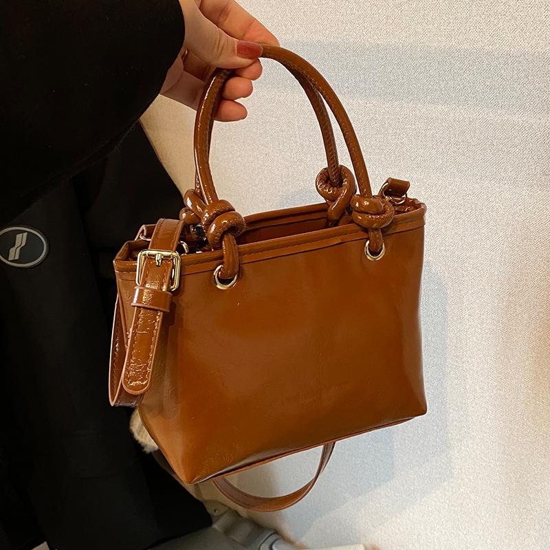 Premium Maillard Bag Women's New Red Wedding Bags Fashion Hand Carrying One Shoulder Crossbody Bucket Bag
