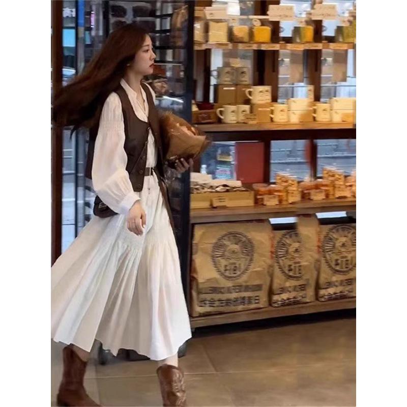 

Bohemian White Long Dress with Vest for Women - Perfect for 2025 Spring Yunnan Travel Photos M