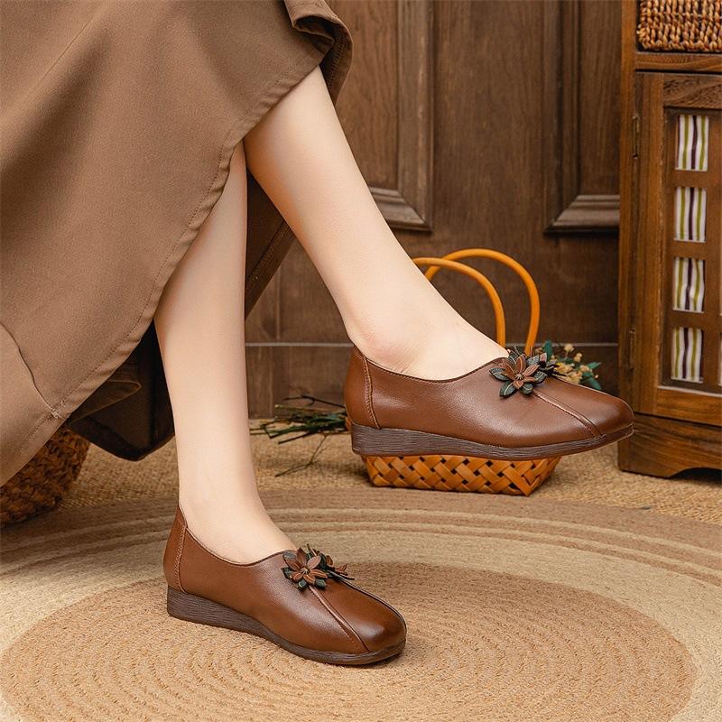 Fashion Genuine Leather Women Flat Shoes With Slip On Casual Ballet Flats Female Comfortable Wedge Shoes Retro Mom Single Shoes
