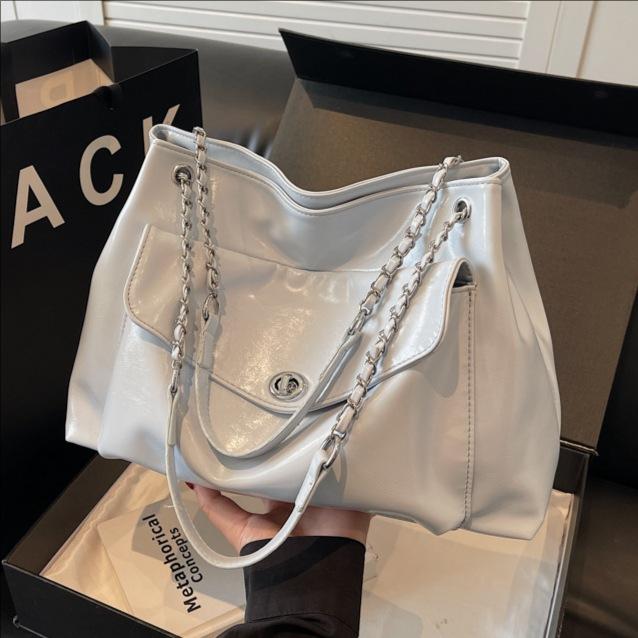 Fashion Large-capacity Tote Bag Women's New Casual Versatile Commuter Shoulder Bag