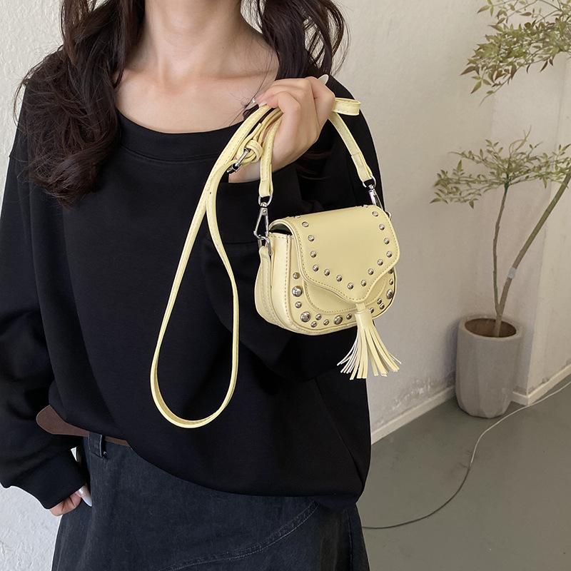 Korean Style Crossbody Bag for Women 2026 New Sweet Girls Buckle Single Shoulder Bags Fashion Rivet Decorated Mini Coin Pouch