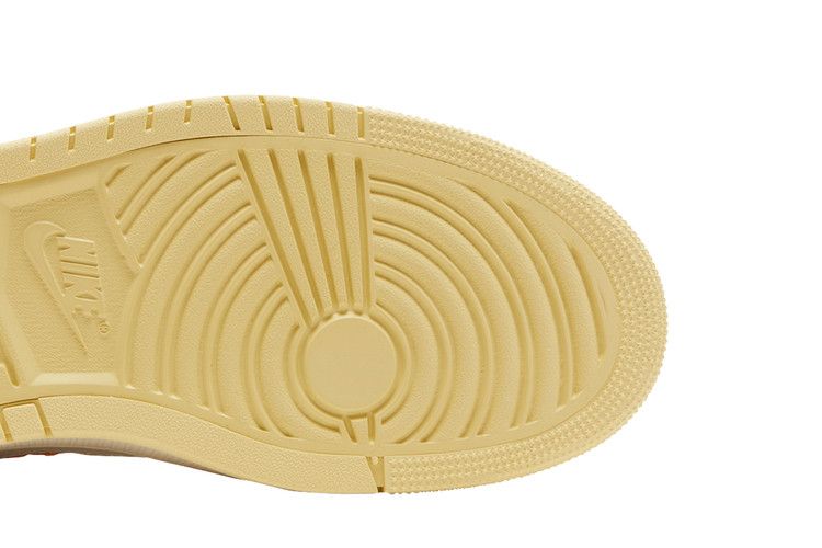 Men's Sneakers Nike Jordan 1 High Zoom Air CMFT Somos Familia Rattan/Kumquat-Lemon Wash-Starfish