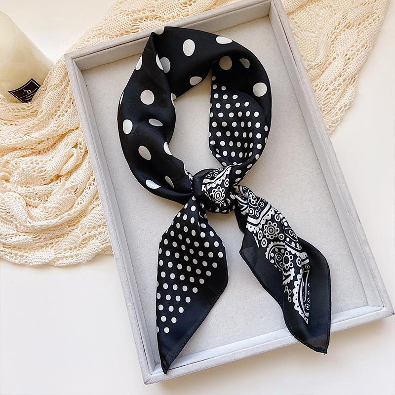 Luxusdesign Paisley-Druck Kleiner quadratischer Schal Simulierte Seide Dünner Halsschal Reifer Stil Sonnenschutz Kopftuch für Frauen