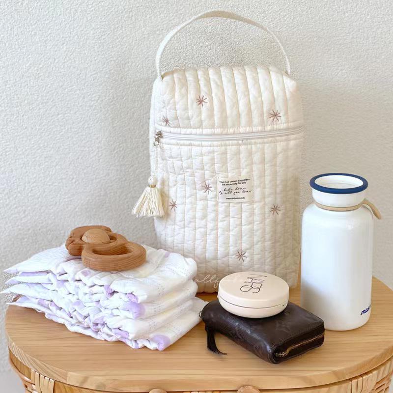 Quilted Mommy Diaper Bag: Multifunctional Hanging Storage for Travel