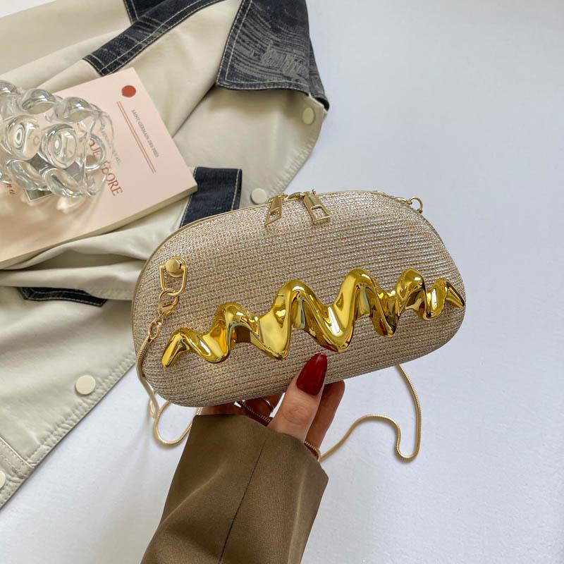 2026 Summer Women's Fashionable Underarm Crossbody Handbag: Simple, Chic Design