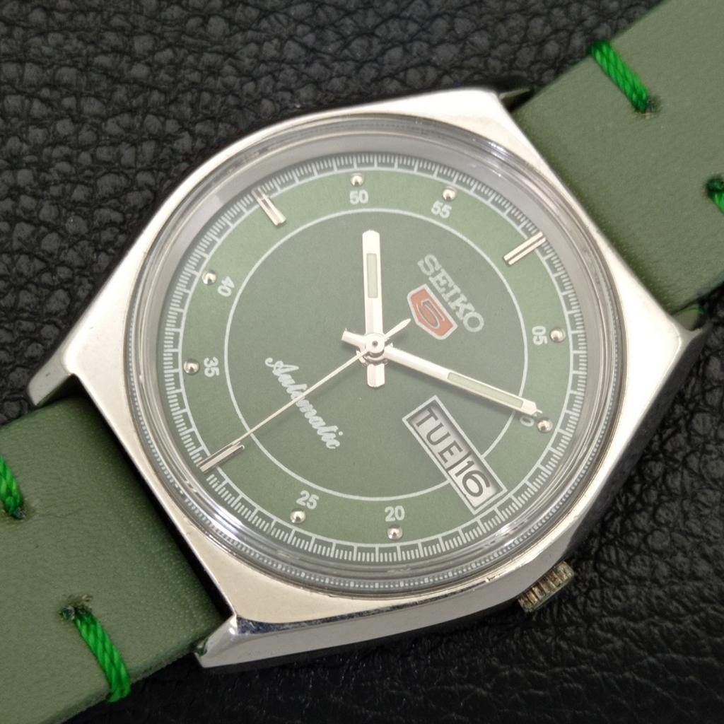 AUTOMATIC VINTAGE SEIKO 5 JAPAN 6309A MENS GREEN COLOR DIAL WATCH A701375-5 R206a-a701375