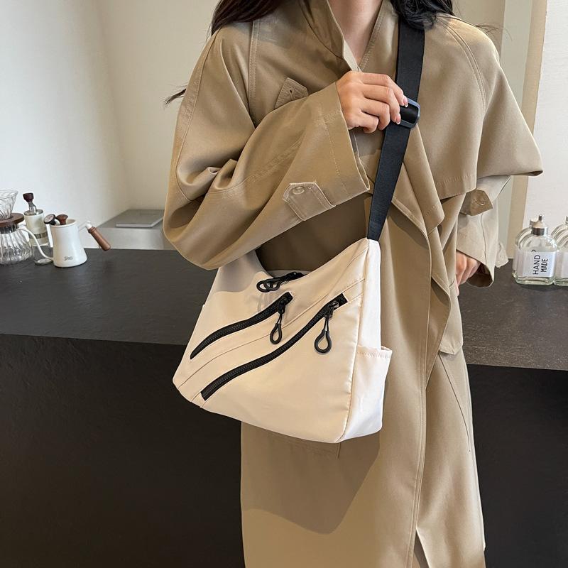 Casual Big Bag Women's 2025 New Fashion Cloth Bag Shoulder Bag Large Capacity Tote Bag Class Commuter Messenger Women's Bag