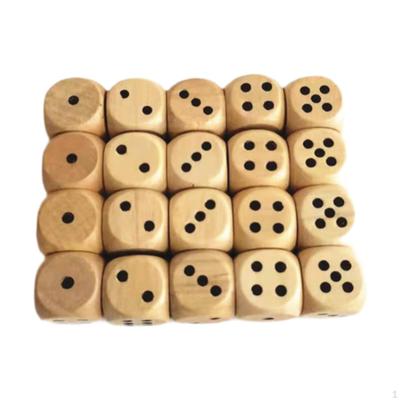 20 Stück 6-seitige Holzwürfel, Standard-Miniwürfel, Sammlerstücke mit den Zahlen 1–6,20 mm für Partys