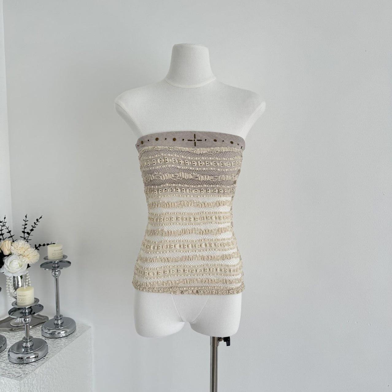 

Spicy Girl Beaded Strapless Lace Bustier Two-Piece Set: Anti-Drop Layered Bandeau with Slim-Fit Off-Shoulder Top. Black Lace