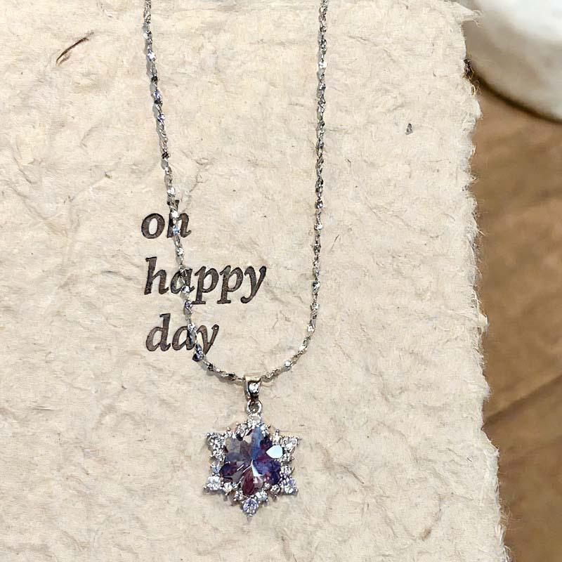Diamond Heart Necklace: Minimalist Clavicle Chain for Women - Stylish, Versatile Korean Design