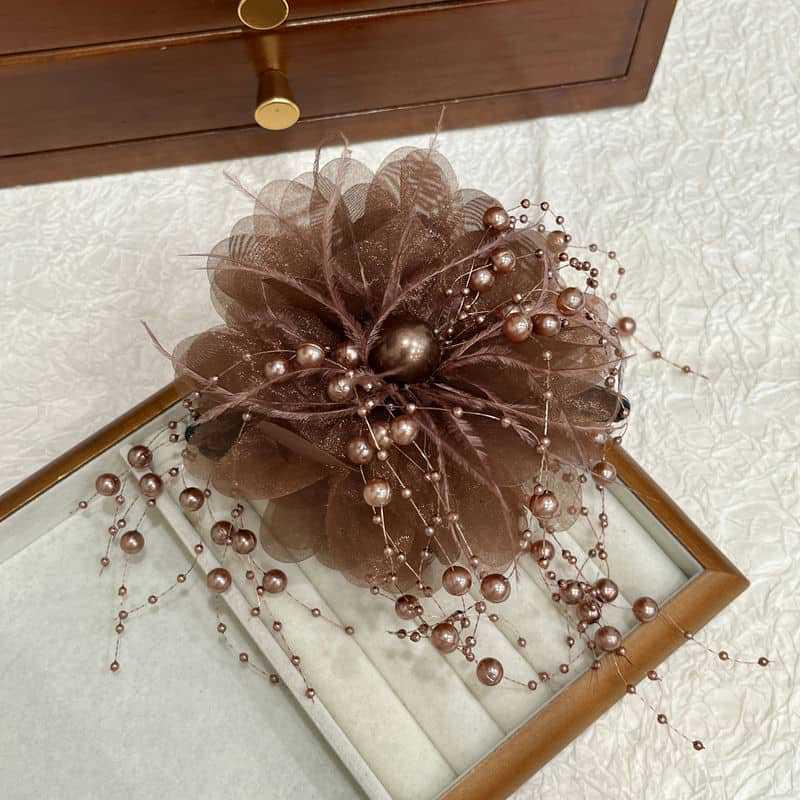 Luxury Black Feather Claw Hair Clip for Women's Updo Hairstyles