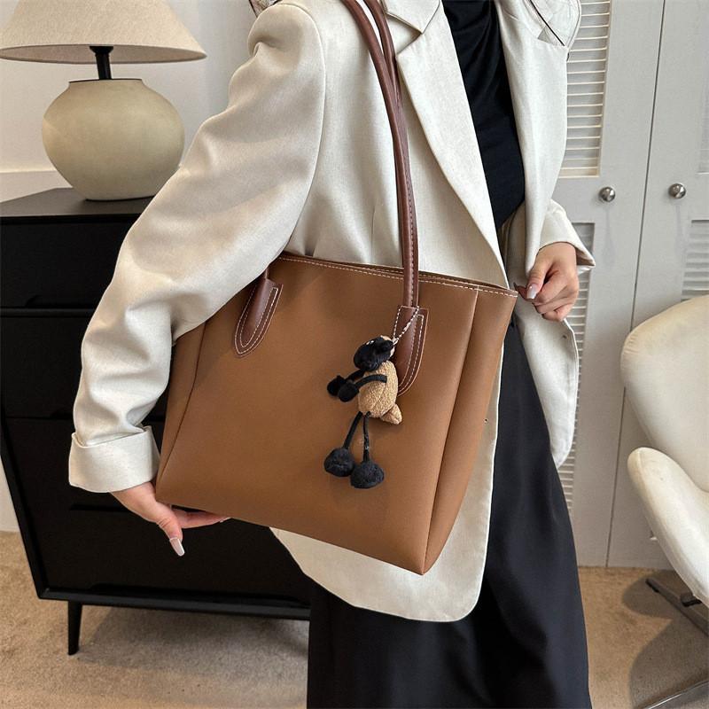 Fashionable Large Capacity Pu Tote Bag For Women 2023 Trendy Street Style Shoulder Bag