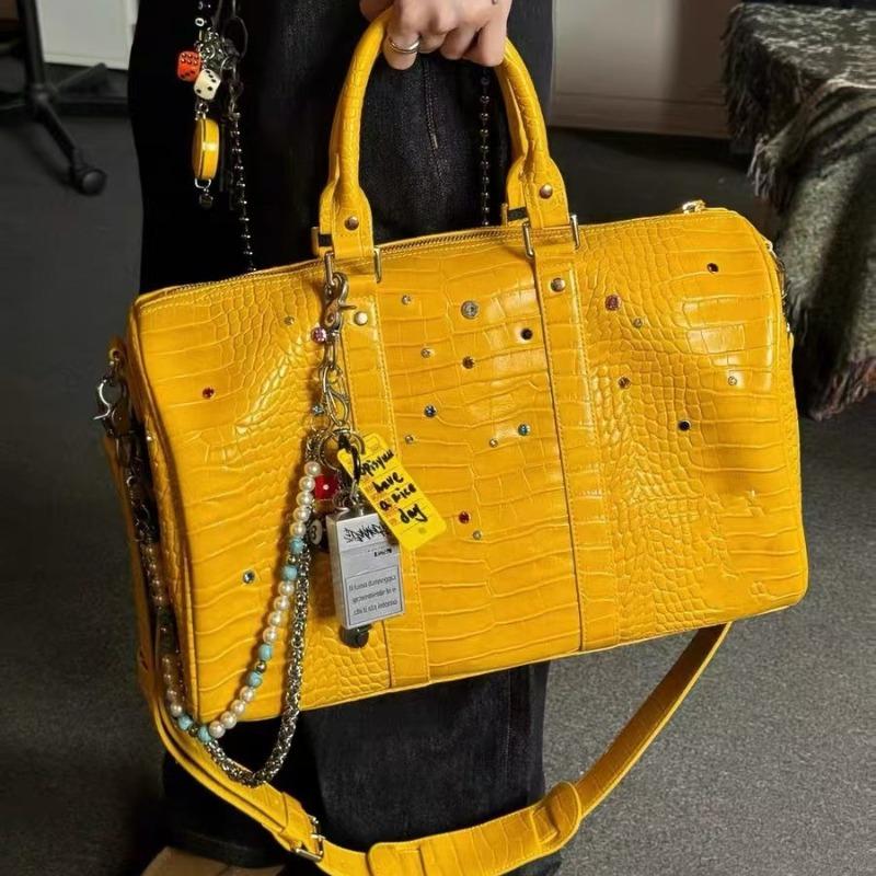 

Yellow imitation crocodile leather grain colored diamond gemstone niche messenger bag street trend portable travel bag men and women жёлтый
