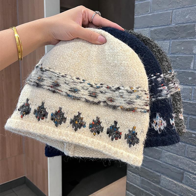 Retro Jacquard Fair Island Knitted Wool Hat Women's Autumn and Winter Warm Face Small Baotou Hat Curled Edge Big Head Circle Cold Hat